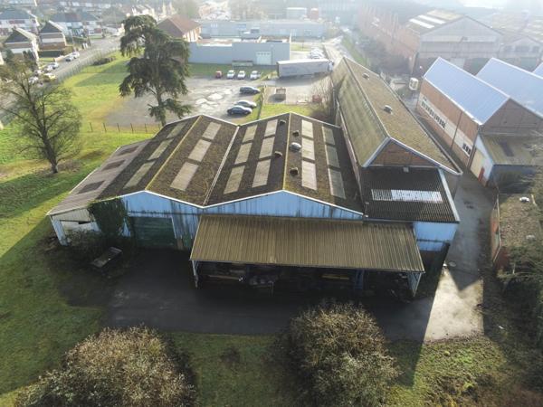 Batiment industriel 1100 m2 sur terrain constructible de 6500 m2