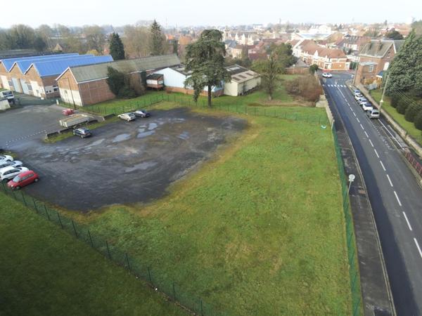 Batiment industriel 1100 m2 sur terrain constructible de 6500 m2