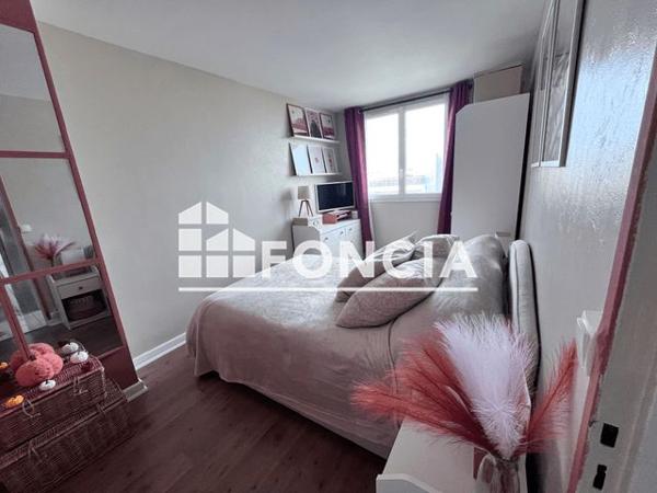 Location Appartement 3 pièces 55.2 m² - 14-18 RUE GUY MOQUET Champigny Sur Marne 94500