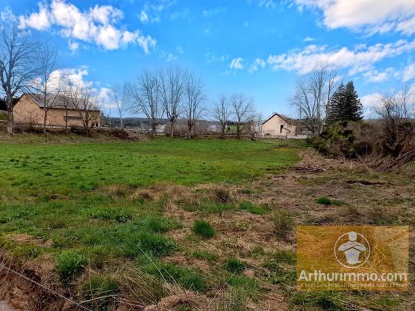 Vente                                                      Terrain
                        
                                         1460 m2                     à Les Laubies