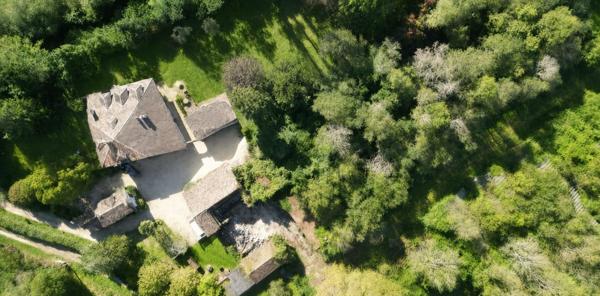 Maison de Maitre du XVIII siècel sur 8000 m2 de Terrain