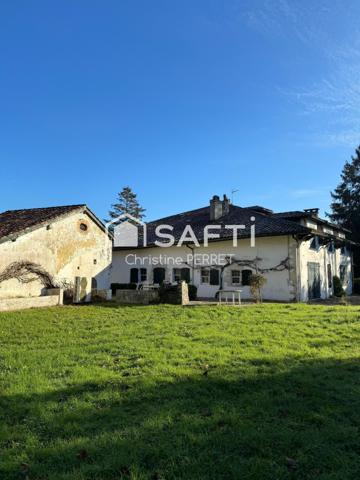 Maison de Maitre du XVIII siècel sur 8000 m2 de Terrain