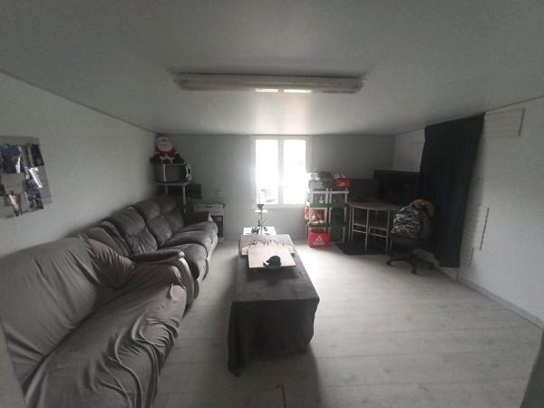 Maison 186 m2 avec 5 chambres sur un terrain arboré de 5510 m2