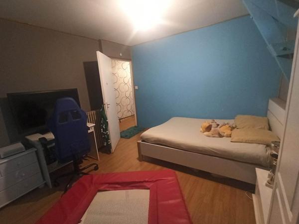 Maison 186 m2 avec 5 chambres sur un terrain arboré de 5510 m2