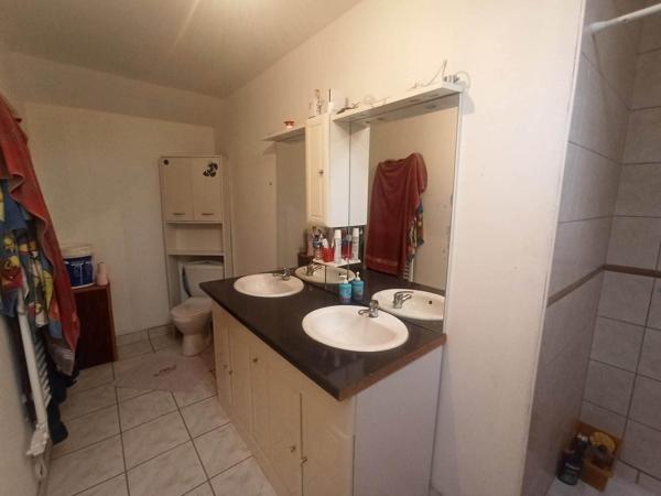 Maison 186 m2 avec 5 chambres sur un terrain arboré de 5510 m2