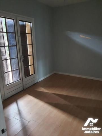 APPARTEMENT avec cour commune