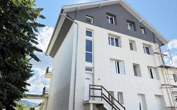 Appartement à vendre    3 pièces •  Rives