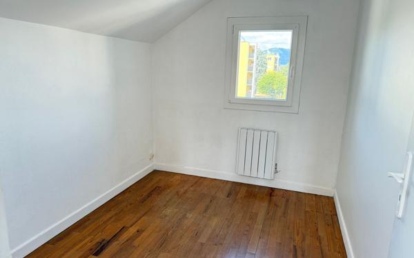 Appartement à vendre    3 pièces •  Rives