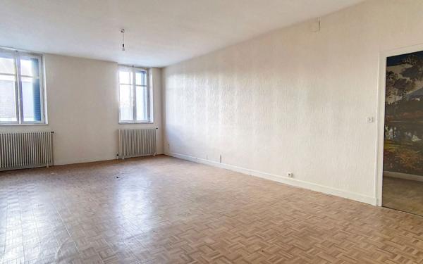 Immeuble à vendre    6 pièces • 428 m2 Joinville