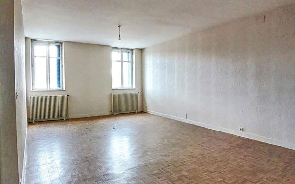 Immeuble à vendre    6 pièces • 428 m2 Joinville