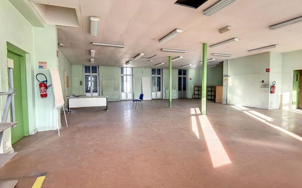 Immeuble à vendre    6 pièces • 428 m2 Joinville