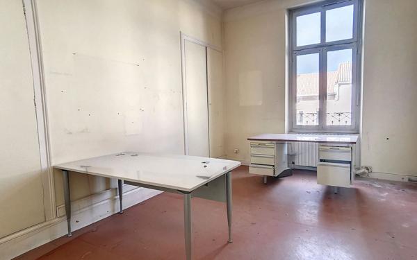 Immeuble à vendre    6 pièces • 428 m2 Joinville