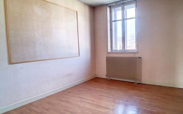 Immeuble à vendre    6 pièces • 428 m2 Joinville