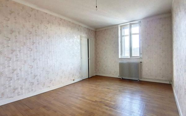 Immeuble à vendre    6 pièces • 428 m2 Joinville