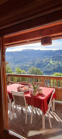 Samoëns (74340) Propriété d’exception 430 m² rénovée, vue montagnes, 17 000 m² en zone naturelle, proche Grand Massif