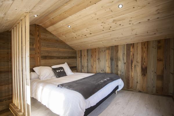 Samoëns (74340) Propriété d’exception 430 m² rénovée, vue montagnes, 17 000 m² en zone naturelle, proche Grand Massif