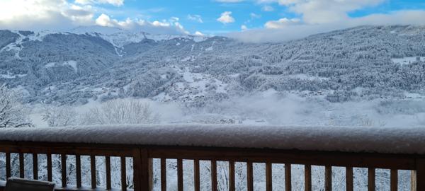 Samoëns (74340) Propriété d’exception 430 m² rénovée, vue montagnes, 17 000 m² en zone naturelle, proche Grand Massif