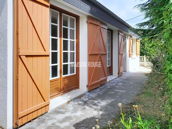 COMBOURG CENTRE : BEAU POTENTIEL POUR CE PAVILLON À RÉNOVER !