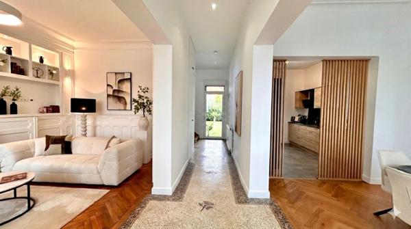 Maison Bourgeoise Rénovée de 220 m² – Le Sart, Villeneuve-d’Ascq – 6 Chambres – Jardin – Proche, Tram et Métro VILLENEUVE D ASCQ
