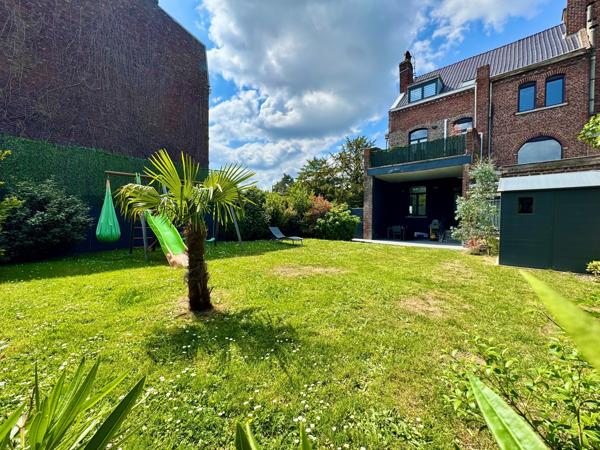Maison Bourgeoise Rénovée de 220 m² – Le Sart, Villeneuve-d’Ascq – 6 Chambres – Jardin – Proche, Tram et Métro VILLENEUVE D ASCQ
