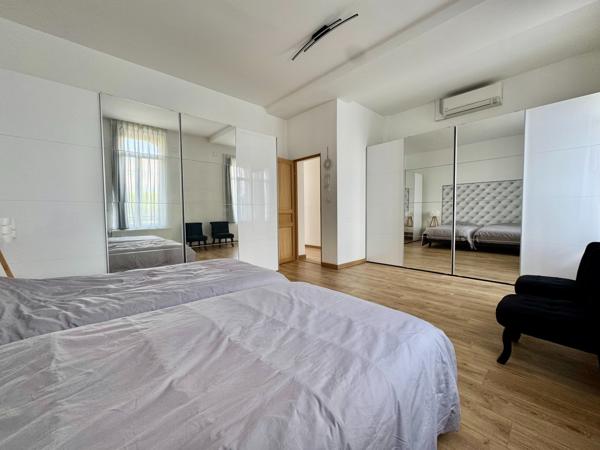 Maison Bourgeoise Rénovée de 220 m² – Le Sart, Villeneuve-d’Ascq – 6 Chambres – Jardin – Proche, Tram et Métro VILLENEUVE D ASCQ