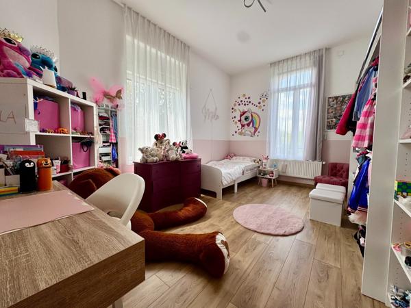 Maison Bourgeoise Rénovée de 220 m² – Le Sart, Villeneuve-d’Ascq – 6 Chambres – Jardin – Proche, Tram et Métro VILLENEUVE D ASCQ