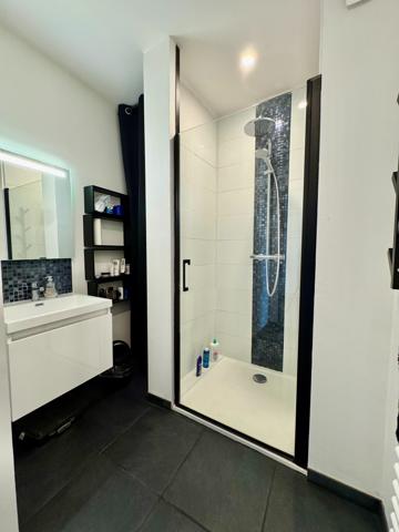 Maison Bourgeoise Rénovée de 220 m² – Le Sart, Villeneuve-d’Ascq – 6 Chambres – Jardin – Proche, Tram et Métro VILLENEUVE D ASCQ
