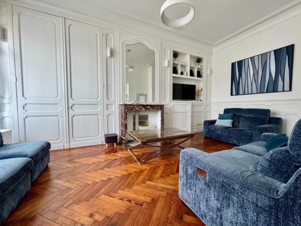 Maison Bourgeoise Rénovée de 220 m² – Le Sart, Villeneuve-d’Ascq – 6 Chambres – Jardin – Proche, Tram et Métro VILLENEUVE D ASCQ