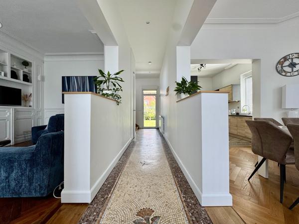 Maison Bourgeoise Rénovée de 220 m² – Le Sart, Villeneuve-d’Ascq – 6 Chambres – Jardin – Proche, Tram et Métro VILLENEUVE D ASCQ