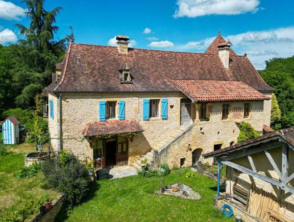 Gîtes chambres d'hôtes - Gourdon Cazals, Bel ensemble immobilier avec maison et 2 gîtes, atelier, grande piscine.