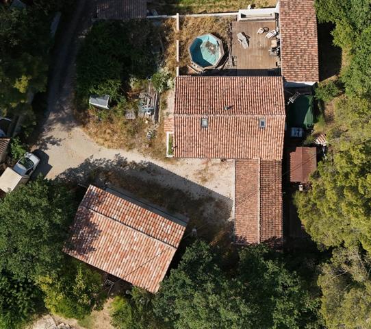Vente                                                      Maison
                        
                     4 pièces                      105 m2                     à Pourrières