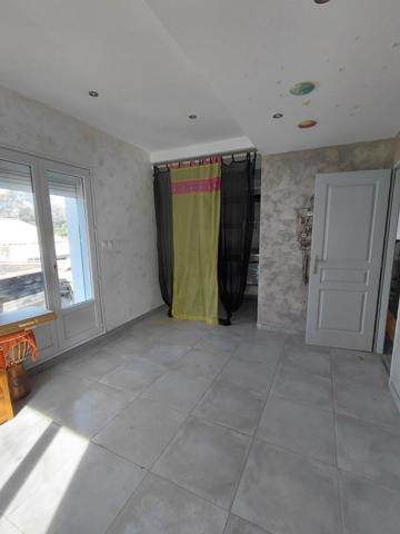 Vente                                                      Maison
                        
                     4 pièces                      105 m2                     à Pourrières