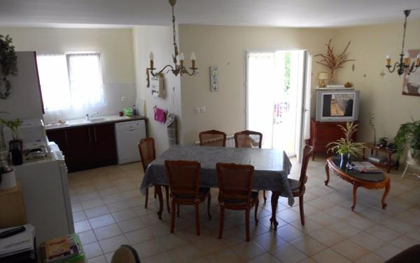 Maison à louer    3 pièces • 80 m2 Générac