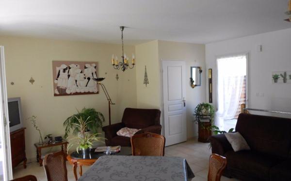 Maison à louer    3 pièces • 80 m2 Générac