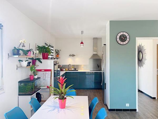 Maison divisée en 2 appartements