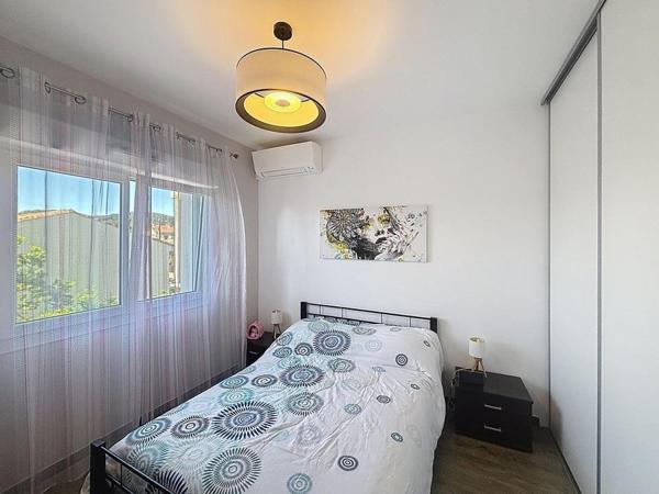 Maison divisée en 2 appartements