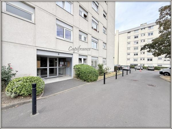 Appartement 4 pièces - 2 places de parking + cave Clichy-sous-bois