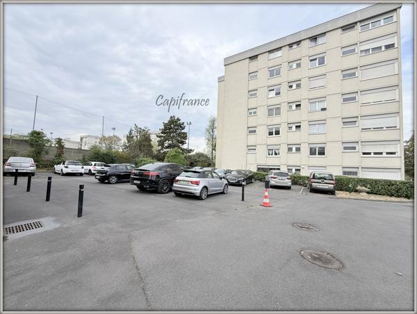 Appartement 4 pièces - 2 places de parking + cave Clichy-sous-bois