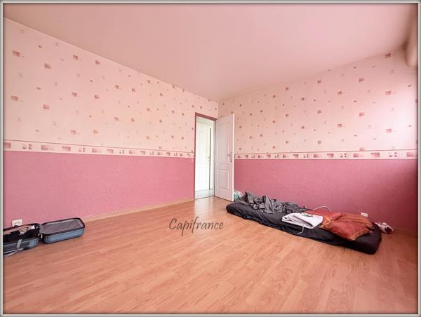 Appartement 4 pièces - 2 places de parking + cave Clichy-sous-bois