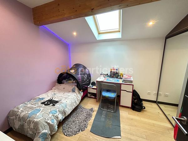 Vente
                Maison95,17 m² - 5 Pièces -
                    VILLENEUVE LE ROI (94290)
