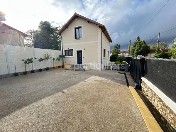 Vente
                Maison95,17 m² - 5 Pièces -
                    VILLENEUVE LE ROI (94290)