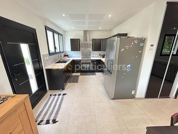 Vente
                Maison95,17 m² - 5 Pièces -
                    VILLENEUVE LE ROI (94290)