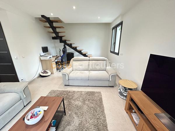 Vente
                Maison95,17 m² - 5 Pièces -
                    VILLENEUVE LE ROI (94290)