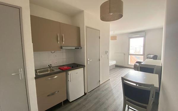 Appartement à louer    1 pièce •  Lyon 8
