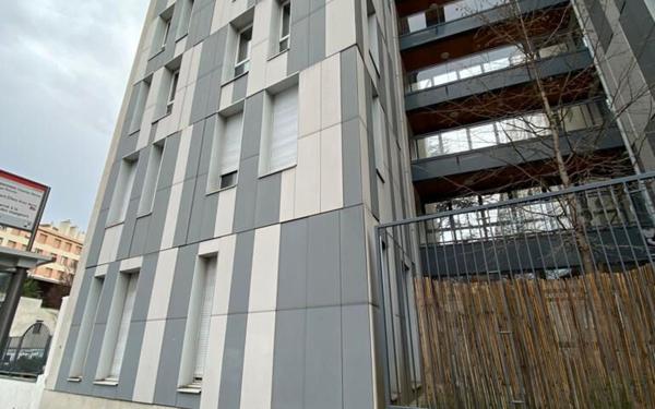 Appartement à louer    1 pièce •  Lyon 8