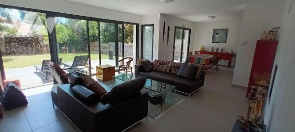 Maison à Vendre à Pornichet (44380) en Loire-Atlantique (44)
A Pornichet, proche des commerces...