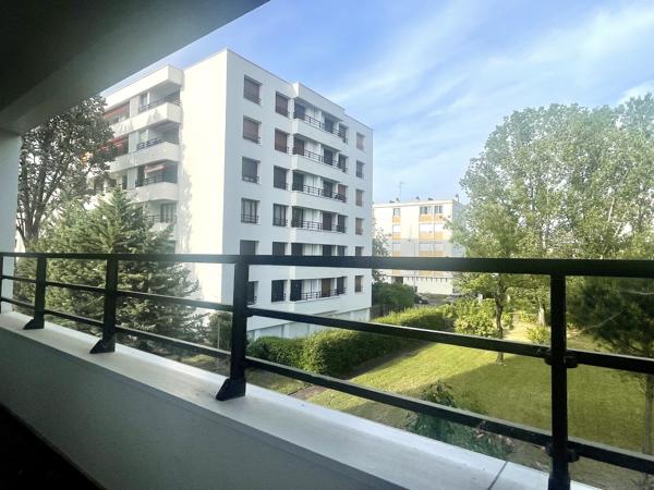 Appartement
         5 pièces
        - 92 m²