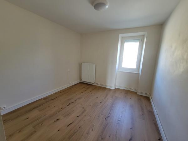 Maison dans un corps de ferme T5 bis avec garage et jardin La Cassaigne (11270)