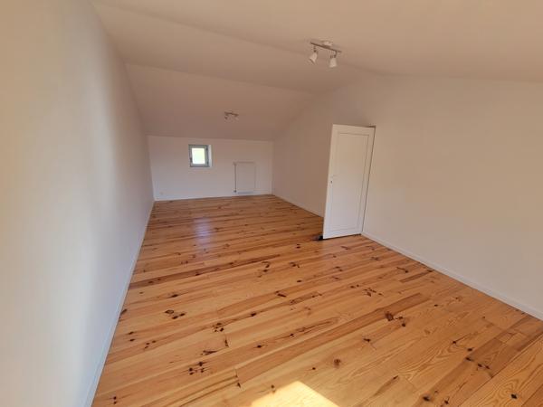 Maison dans un corps de ferme T5 bis avec garage et jardin La Cassaigne (11270)