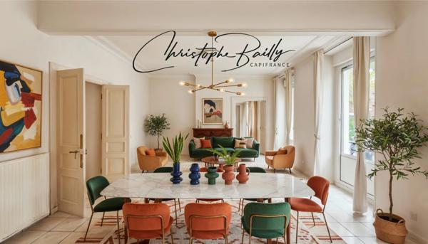 TOULOUSE Hypercentre : appartement haussmannien familial à vendre de quatre pièces, trois chambres, aux volumes remarquables, balcon filant, cave, ascenseur.